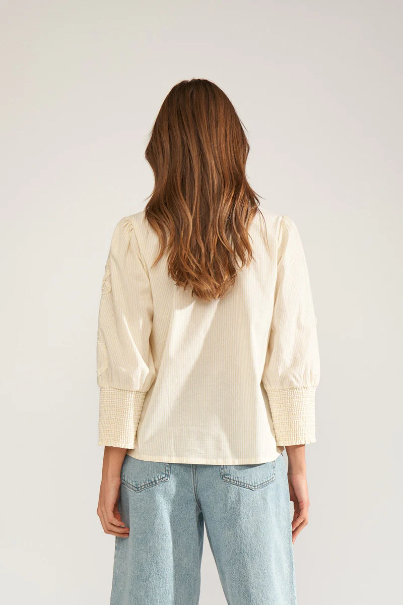 Nuemelia Shirt
